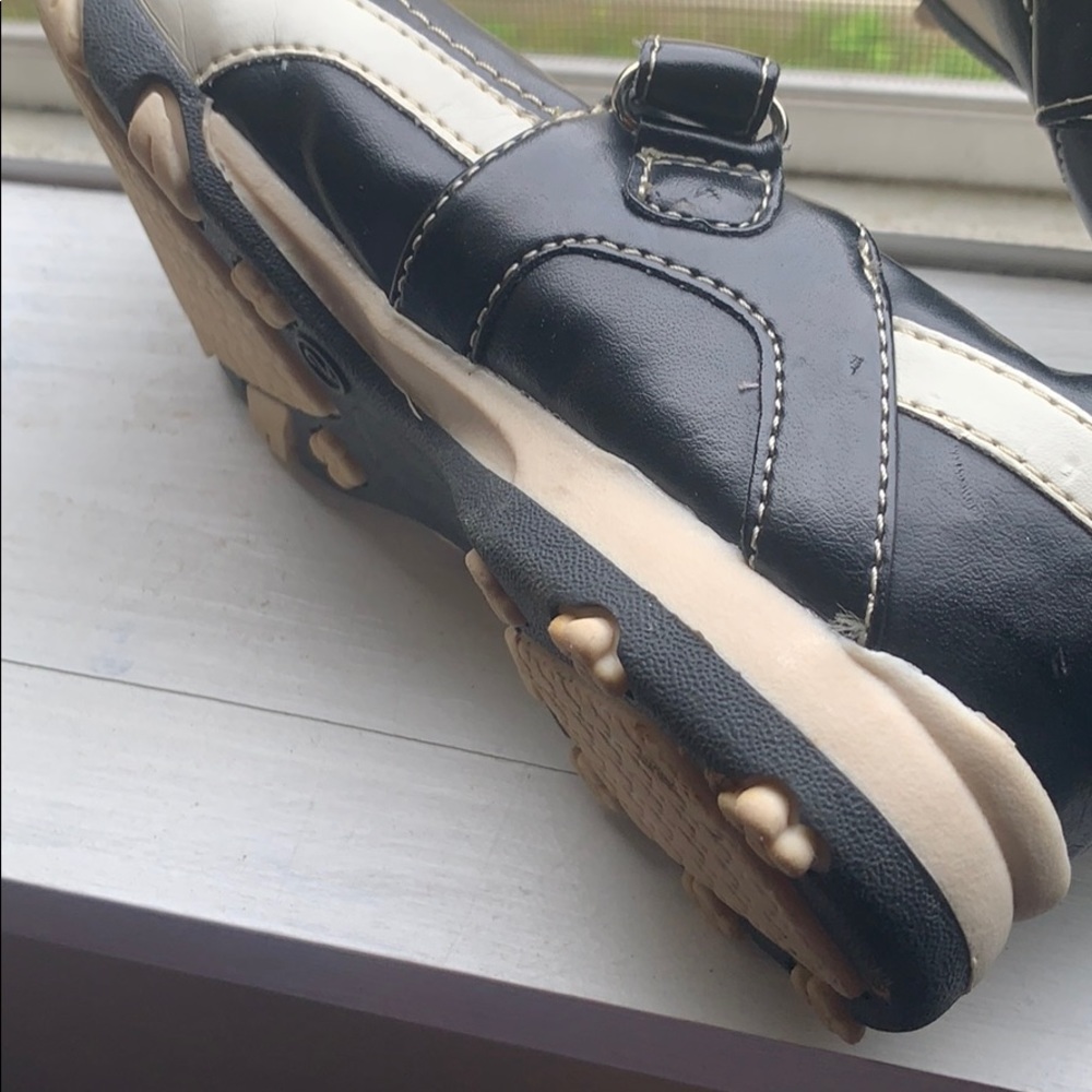 Shoes - Picture 5 of 5